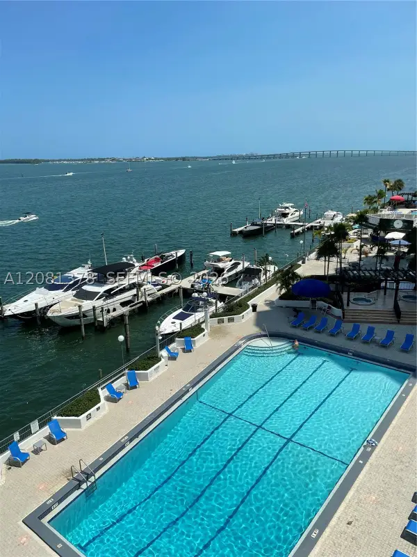 801 Brickell Bay Dr #767, Miami, FL 33131