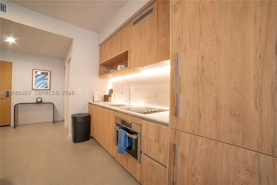 11 NE 6th #1403, Miami, FL 33132 - #2