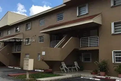 2778 W 60th St #45, Hialeah, FL 33016