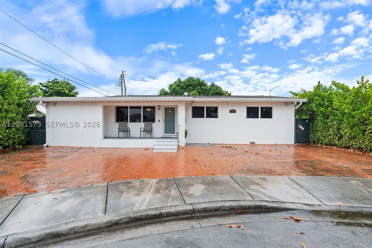 985 SE 2nd Pl, Hialeah, FL 33010 - #1