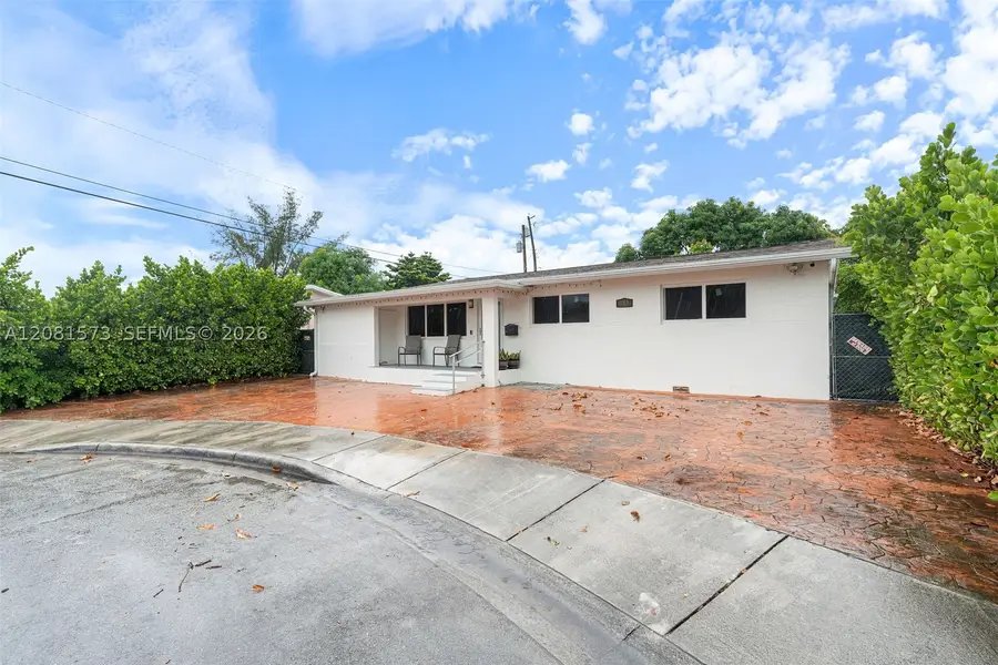 985 SE 2nd Pl, Hialeah, FL 33010 - #2