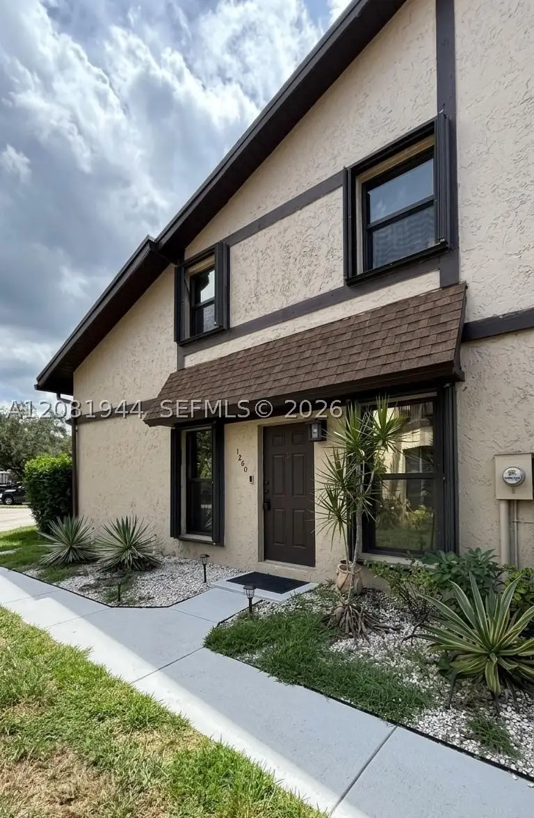 1840 Bayberry Dr, Pembroke Pines, FL 33024 - #2