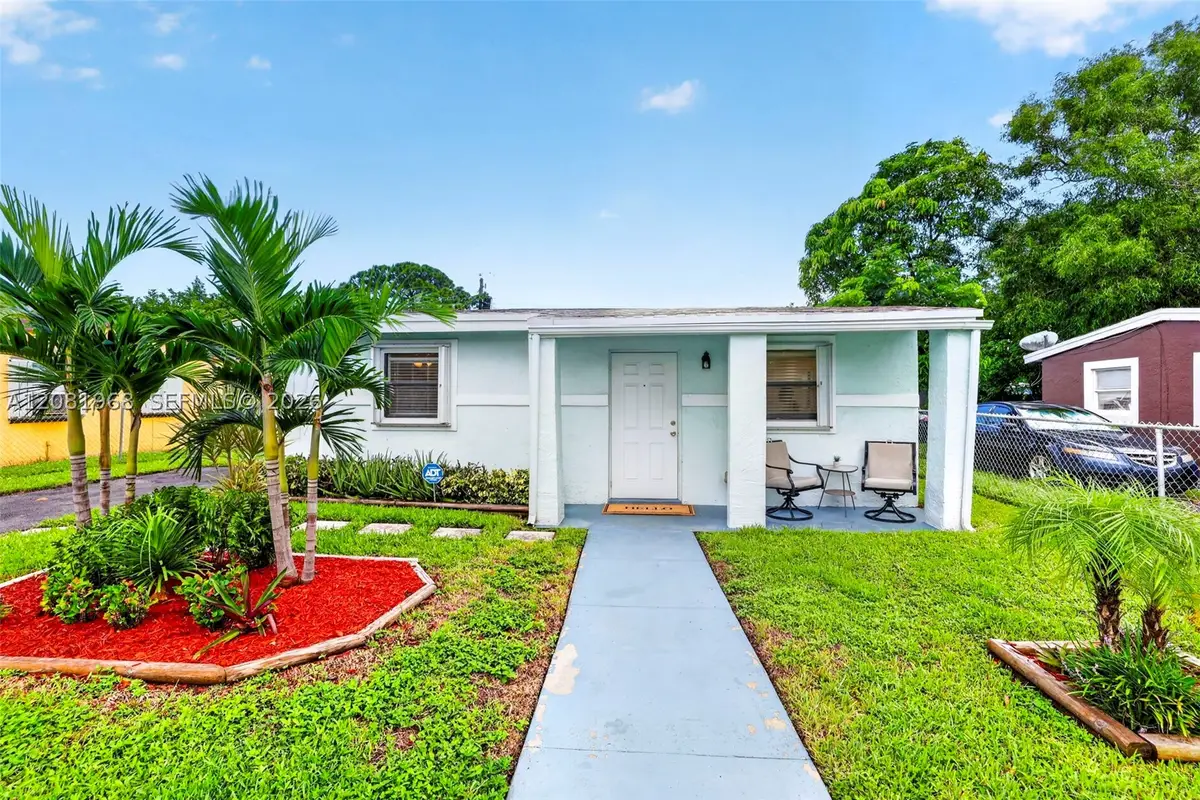 2825 NW 3rd St, Pompano Beach, FL 33069 - #1