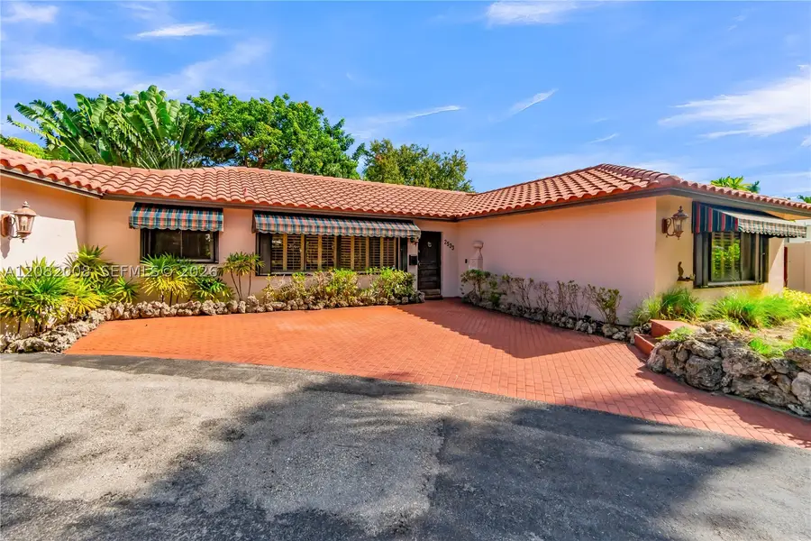 2533 NE 35th Dr, Fort Lauderdale, FL 33308 - #3
