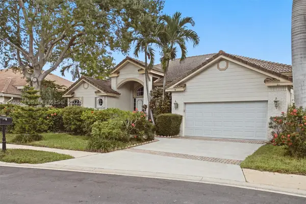 3026 Lakewood Dr, Weston, FL 33332