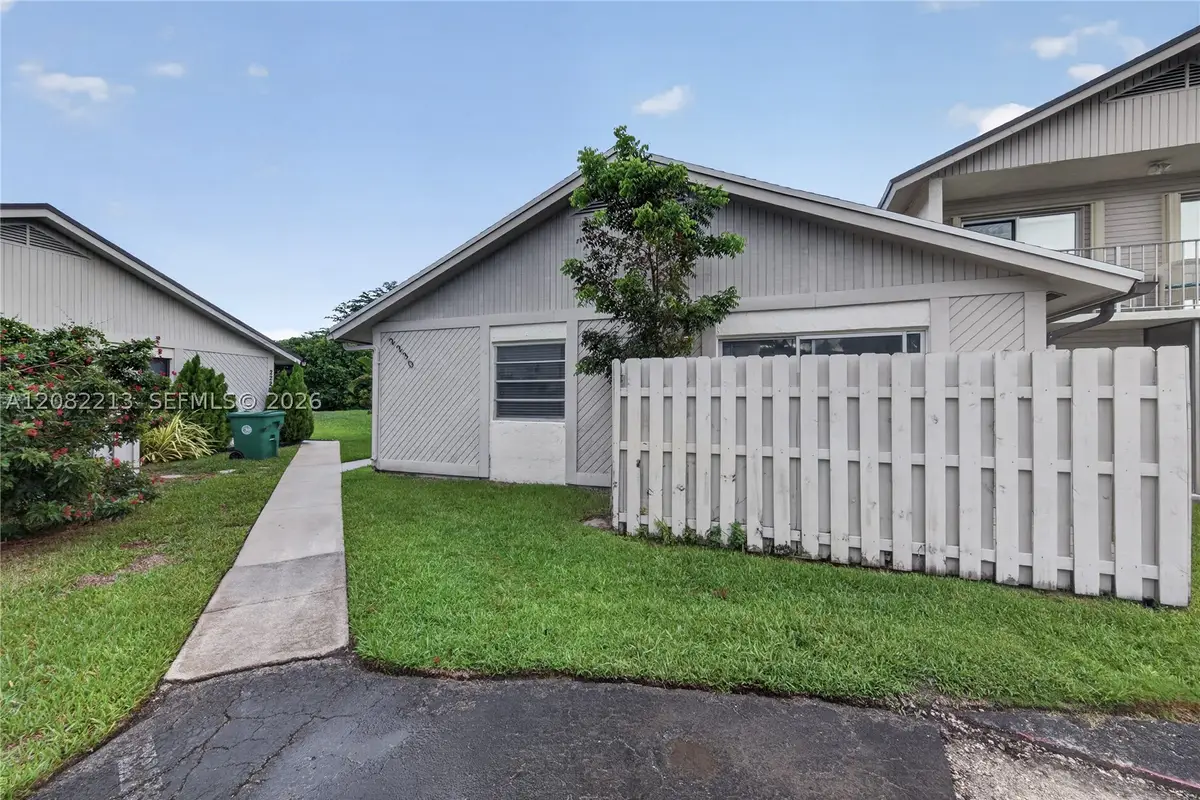 2230 Nova Village Dr, Davie, FL 33317 - #1