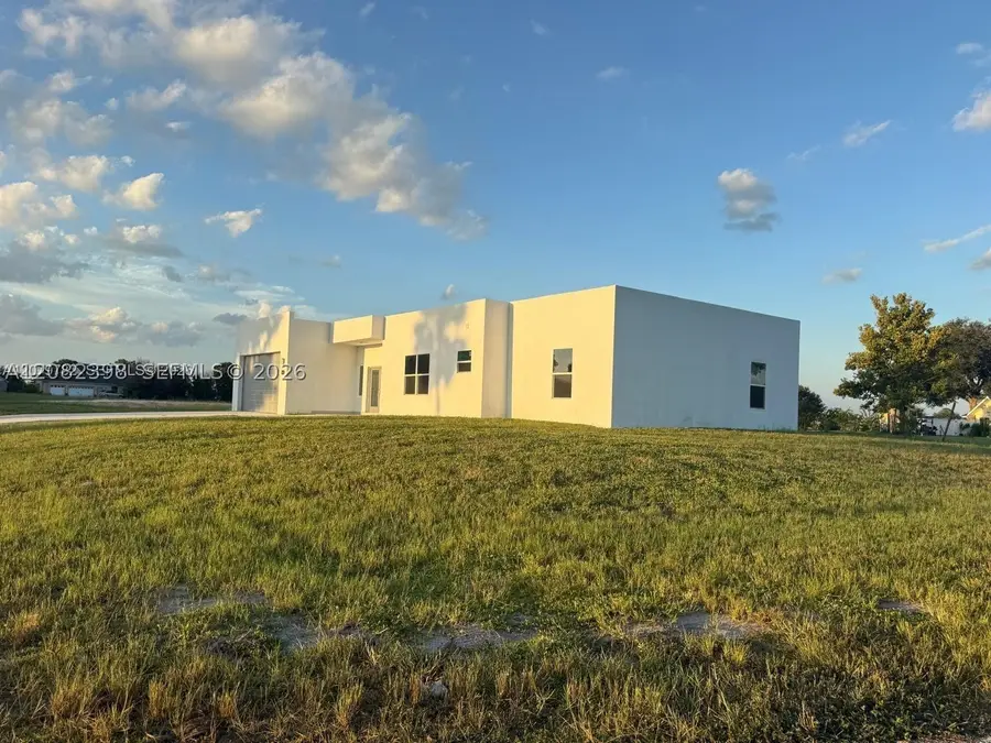 401 Lexington Drive, Sebring, FL 33876 - #2