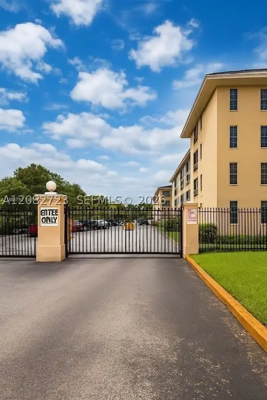 4848 NW 24th Ct #203, Lauderdale Lakes, FL 33313