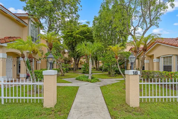 15261 SW 111th St, Miami, FL 33196