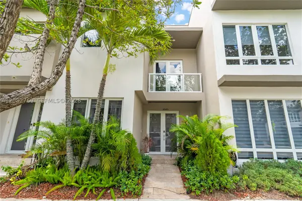 10545 NW 63rd Ter, Doral, FL 33178