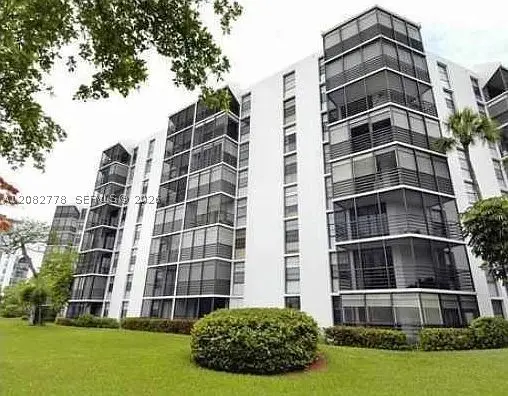 20500 W Country Club Dr #711, Aventura, FL 33180 - #1