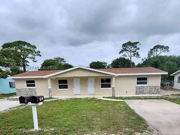 806 N Lake Dr, Fort Pierce, FL 34982