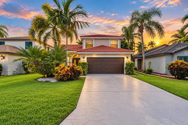 354 SW 183rd Way, Pembroke Pines, FL 33029