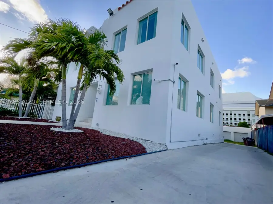 1459 NW 2nd St, Miami, FL 33125 - #2