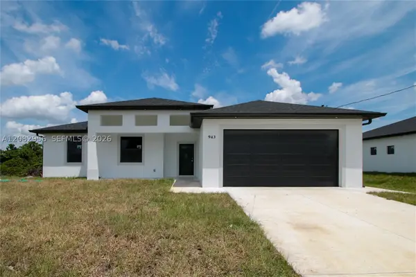 943 Commodore St, Lehigh Acres, FL 33974