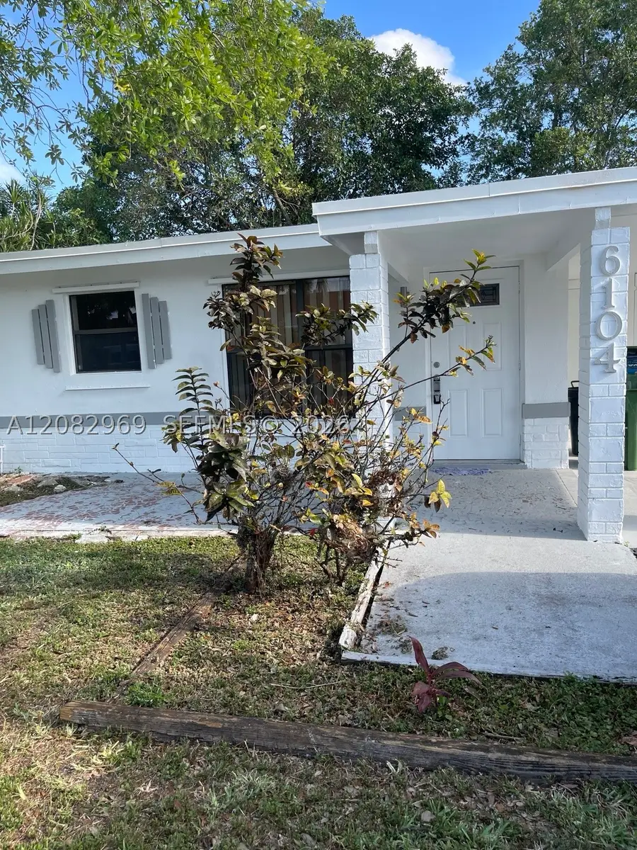 6104 NW 10th St, Margate, FL 33063 - #2