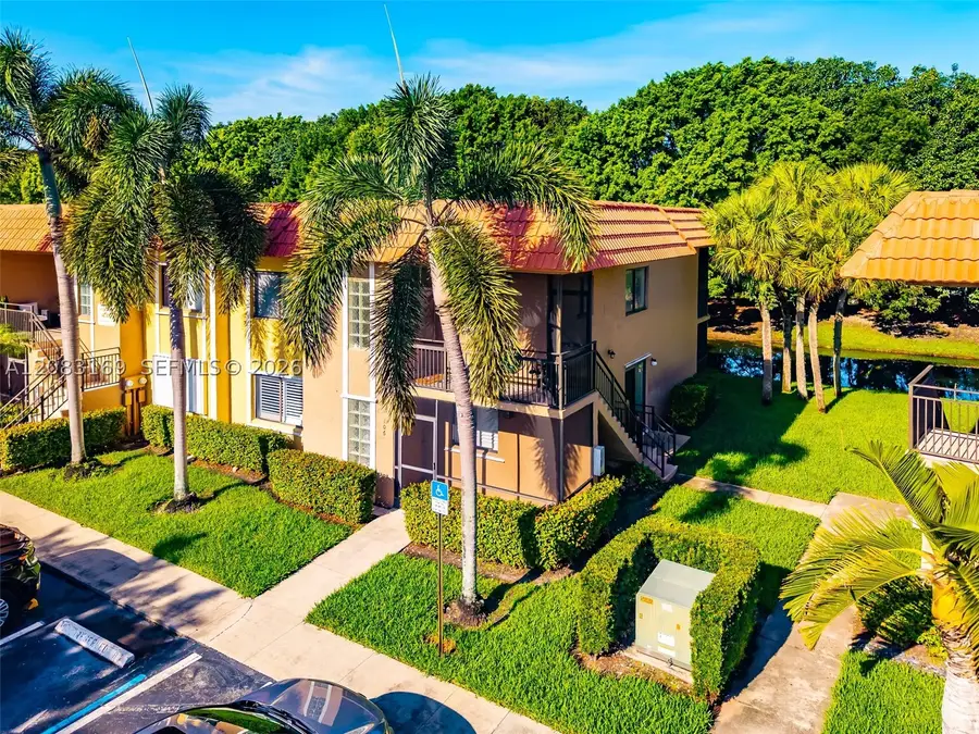 435 Lakeview Dr #106, Weston, FL 33326 - #3