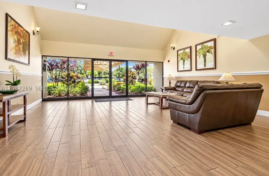 220 Lakeview Dr #101, Weston, FL 33326 - #2