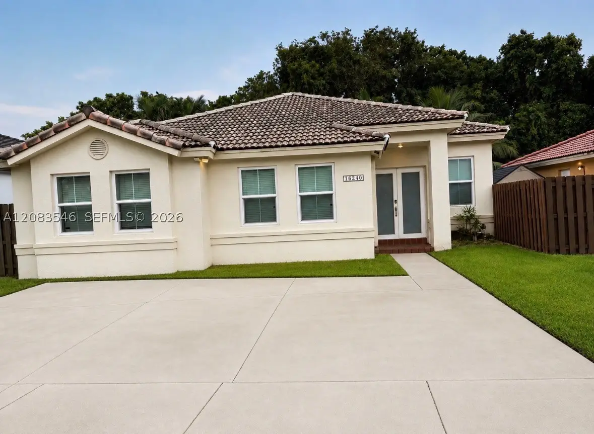 16240 SW 83rd Ln, Miami, FL 33193 - #1
