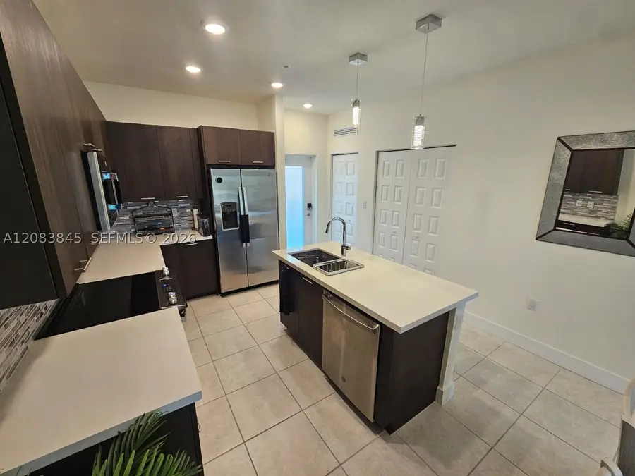 8301 NW 41st St #B-402, Doral, FL 33166 - #3