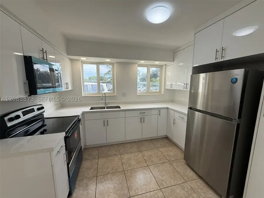 6609 SW 1st Ct, Pembroke Pines, FL 33023 - #2