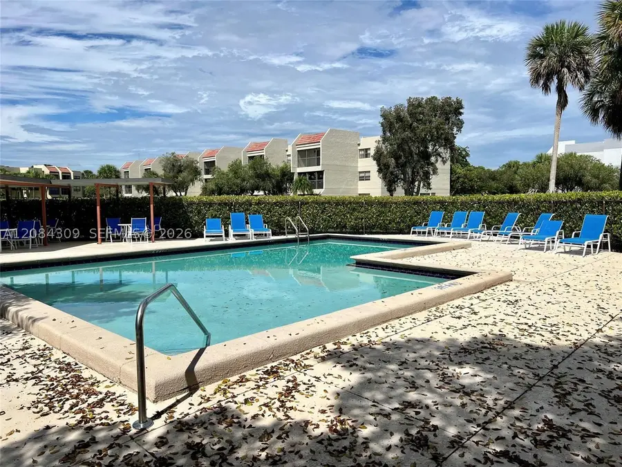 182 Lakeview Dr #204, Weston, FL 33326 - #3