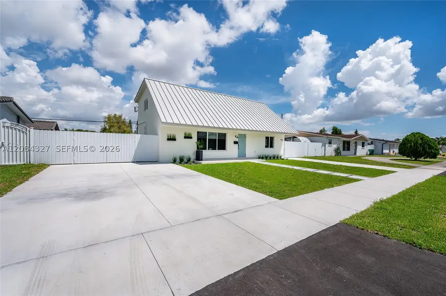 9361 SW 27th St, Miami, FL 33165 - #2