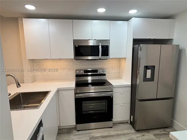 10304 Sunrise Lakes Blvd #209, Sunrise, FL 33322