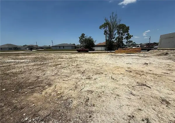 2208 NE 39th Ter, Cape Coral, FL 33909