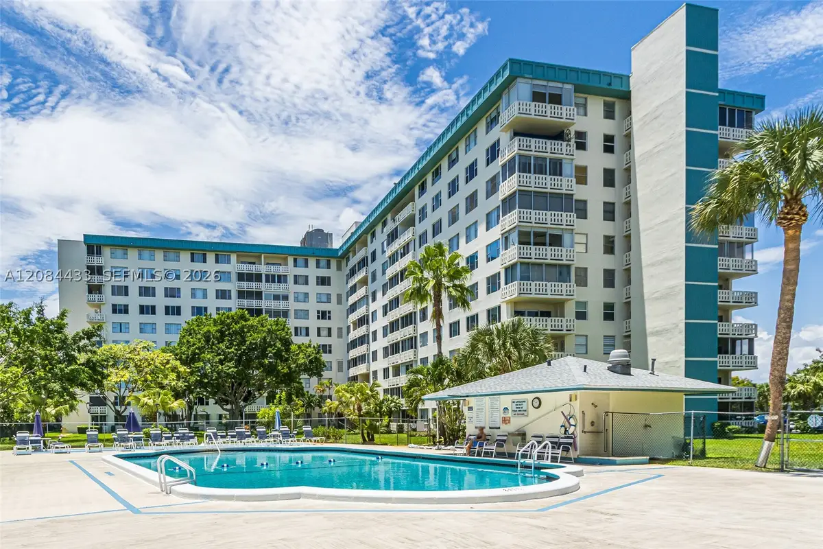4330 Hillcrest Dr #520, Hollywood, FL 33021 - #1