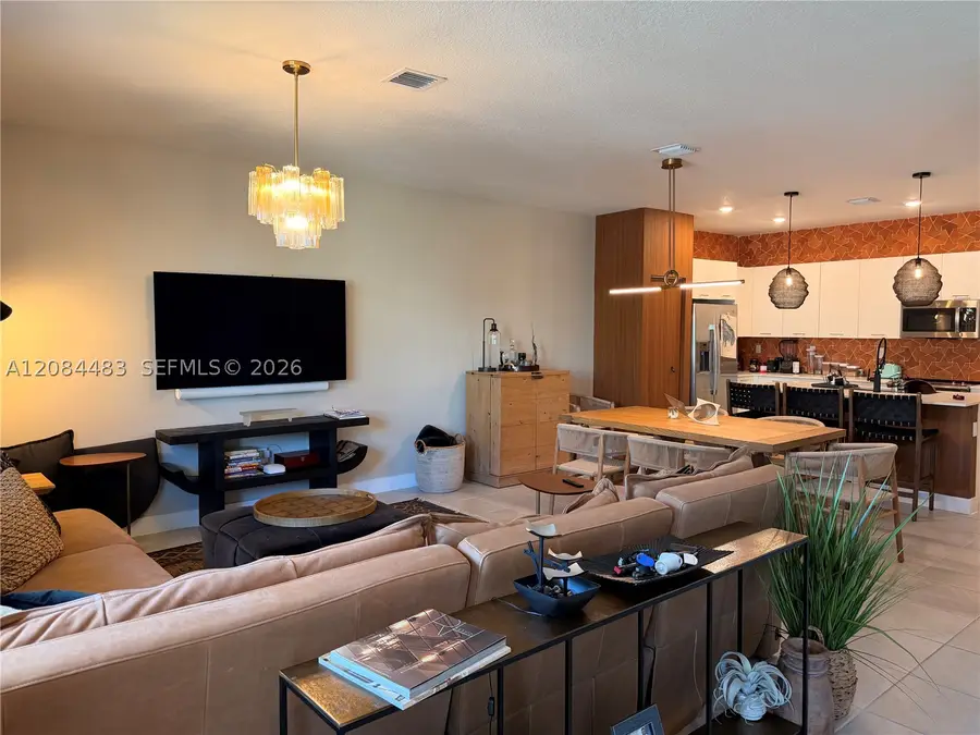 8316 NW 43rd St, Doral, FL 33166 - #2