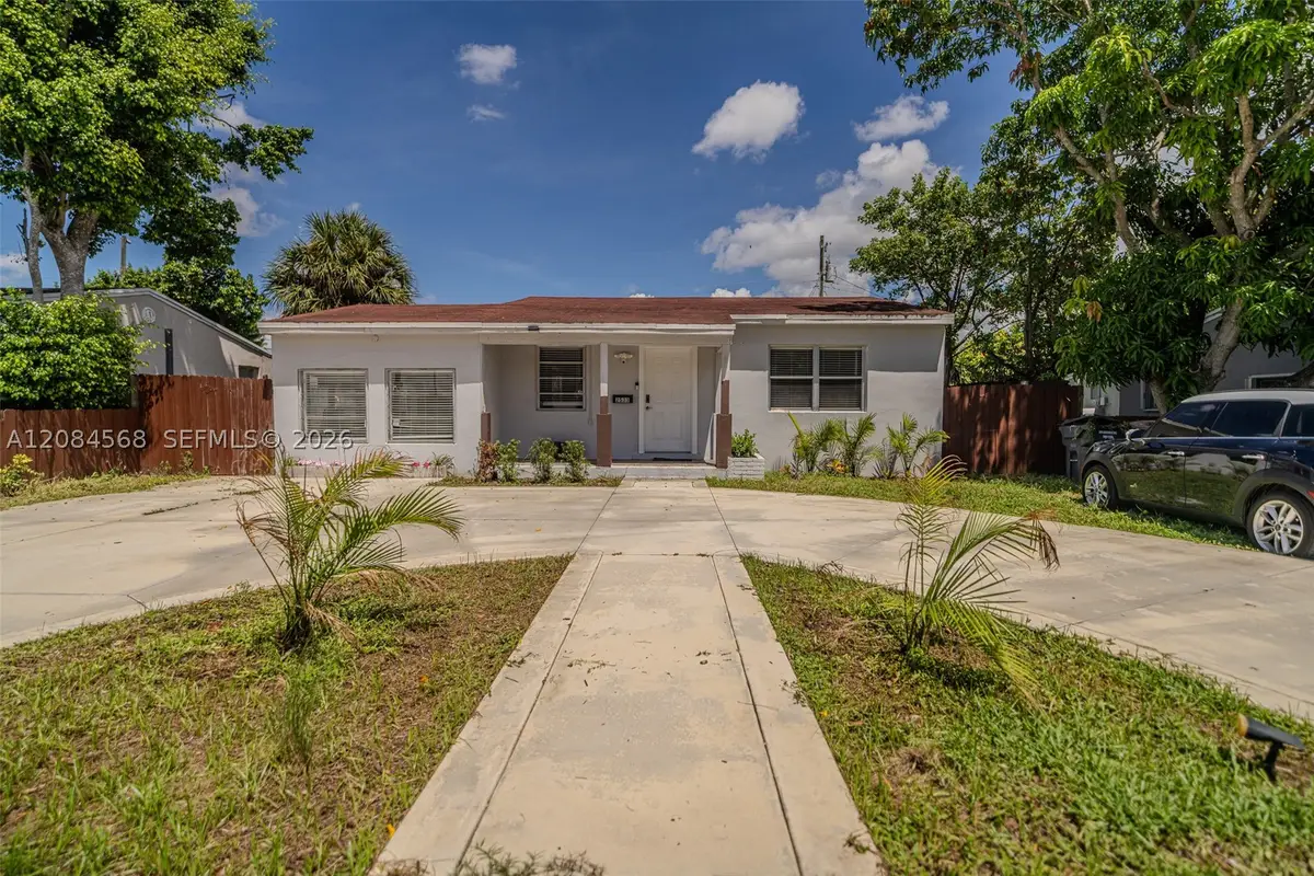 2533 Wiley St, Hollywood, FL 33020 - #1