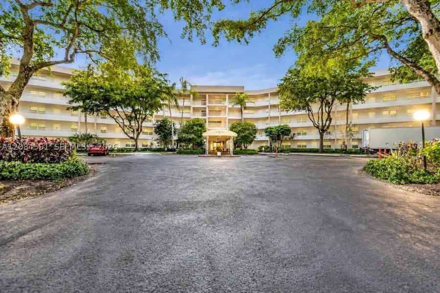 3980 Oaks Clubhouse Dr #409, Pompano Beach, FL 33069 - #2