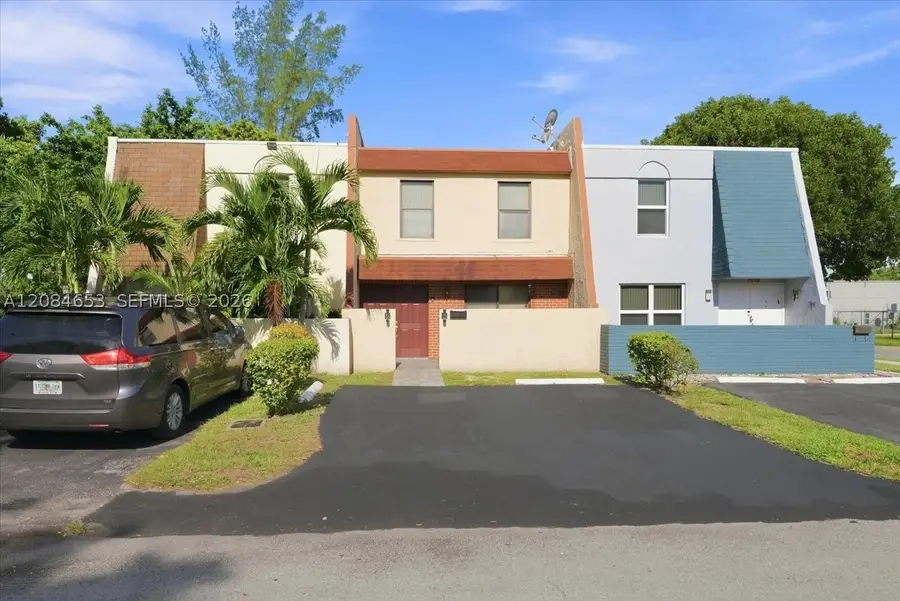 7597 NW 75th Ave, Tamarac, FL 33321 - #2