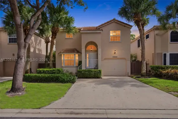 10830 NW 12th Pl, Plantation, FL 33322