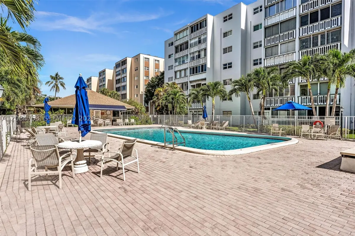 610 NE 12th Ave #206, Hallandale Beach, FL 33009 - #1