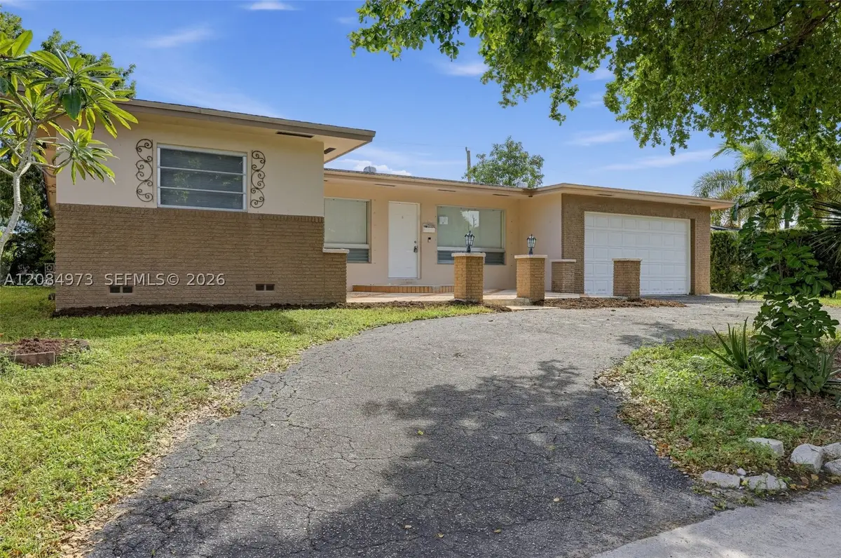 4200 Hayes St, Hollywood, FL 33021 - #1