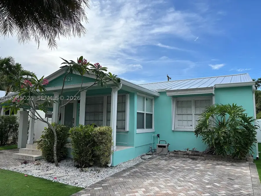 1621 NE 3rd Ct, Fort Lauderdale, FL 33301 - #3