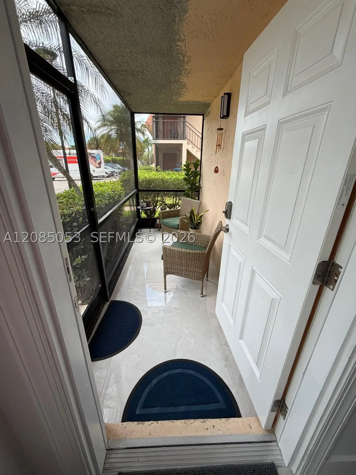 331 Lakeview Dr #101, Weston, FL 33326 - #1