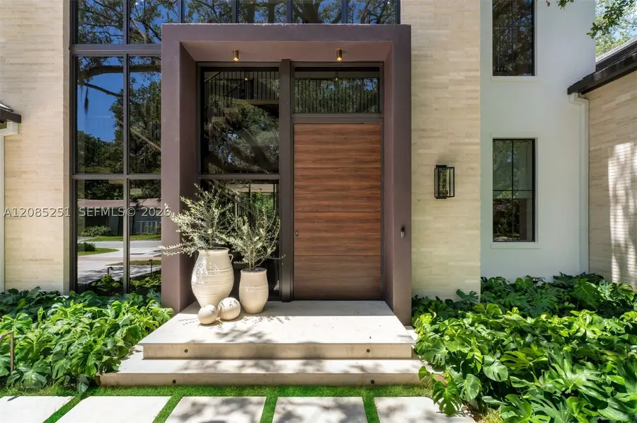 418 Castania Ave, Coral Gables, FL 33146 - #3