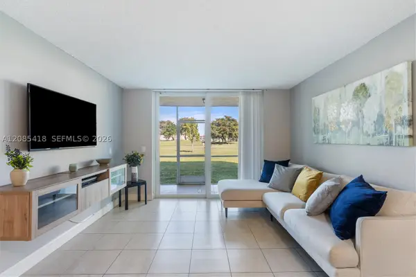 9761 Sunrise Lakes Blvd #107, Sunrise, FL 33322