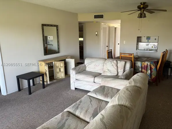 8021 N Sunrise Lakes Dr #310, Sunrise, FL 33322