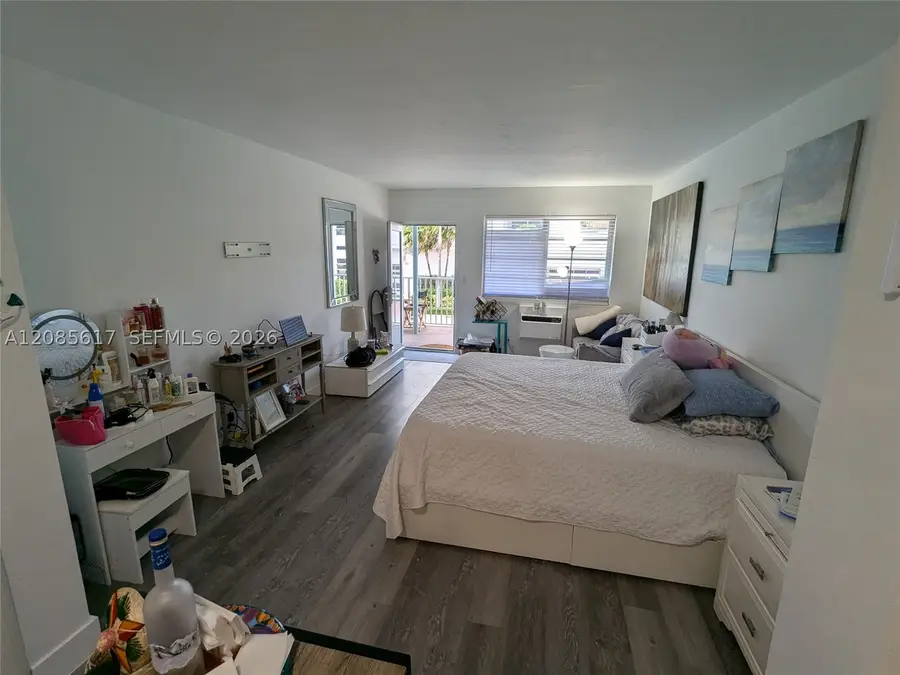 158 Ocean Dr #203, Miami Beach, FL 33139 - #2