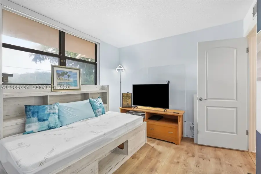 111 Lake Emerald Dr #104, Oakland Park, FL 33309 - #2