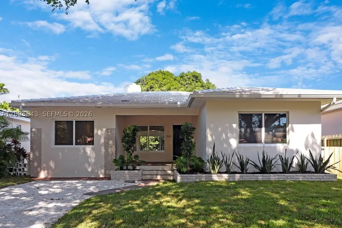 241 NE 89th St, El Portal, FL 33138 - #1
