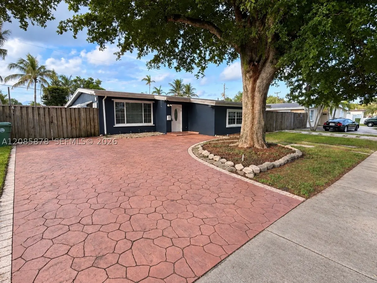 6541 SW 5th St, Pembroke Pines, FL 33023 - #1