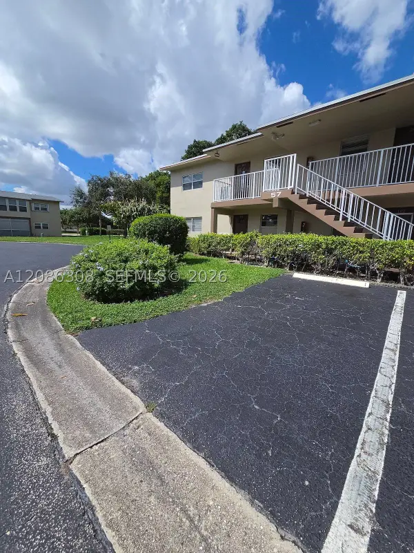 601 NW 79th Ave #101, Margate, FL 33063