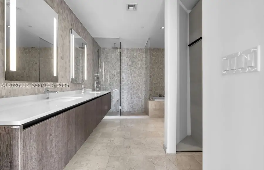 88 SW 7th St #2005, Miami, FL 33130 - #3