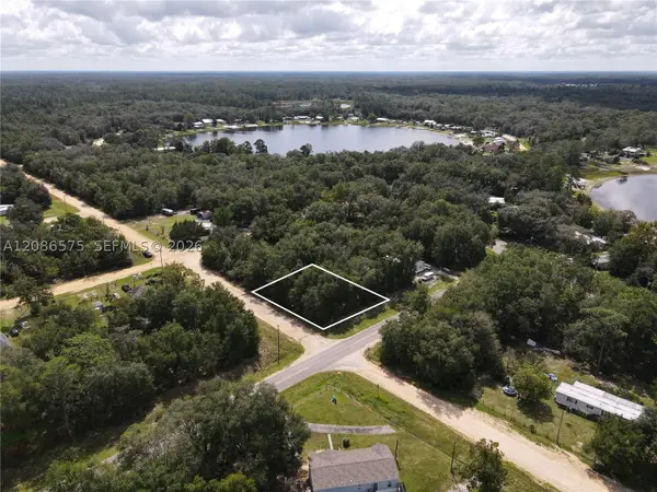 104 Gunner Ave, Other, FL 32148