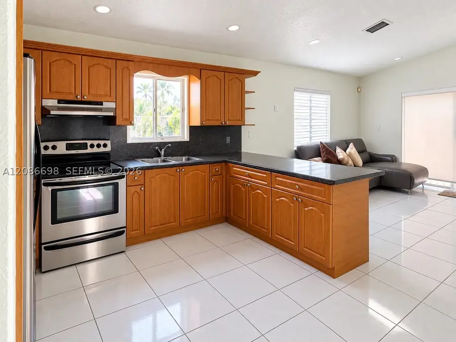 8010 NW 186th Ter, Hialeah, FL 33015 - #2